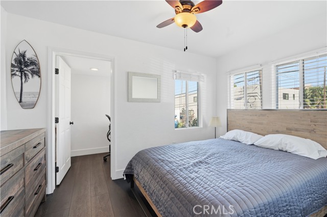 2005 phelan Lane, Redondo Beach CA: https://media.crmls.org/medias/5ab34050-a104-42fd-a23f-361ffa371027.jpg