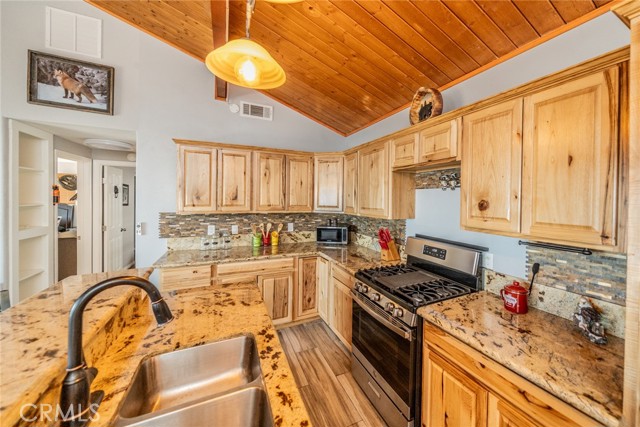 Detail Gallery Image 19 of 59 For 22873 Valley View Dr, Crestline,  CA 92325 - 4 Beds | 2 Baths