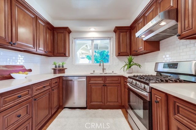 Detail Gallery Image 12 of 66 For 26832 Avenue of the Oaks #D,  Newhall,  CA 91321 - 2 Beds | 2 Baths