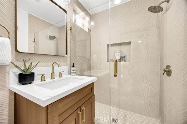 5336 Stratford Road, Los Angeles CA: https://media.crmls.org/medias/5ab3d4e1-3288-467e-ba6d-d6c48d18e92c.jpg