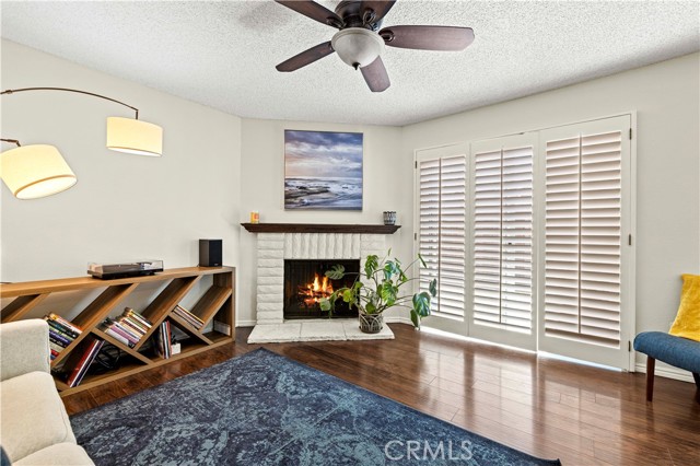 Detail Gallery Image 11 of 33 For 15614 Crestview Ln #63,  Granada Hills,  CA 91344 - 2 Beds | 3 Baths