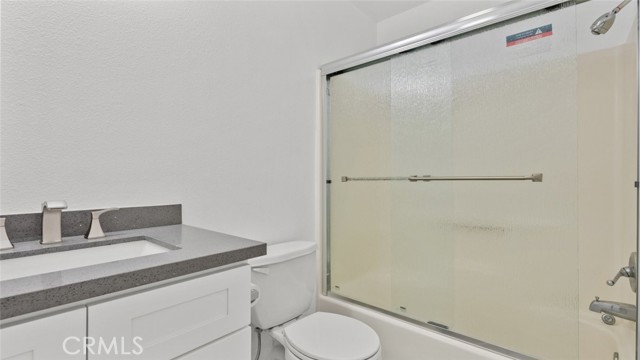 Detail Gallery Image 14 of 28 For 1002 N Edgemont St #9,  Los Angeles,  CA 90029 - 2 Beds | 2 Baths