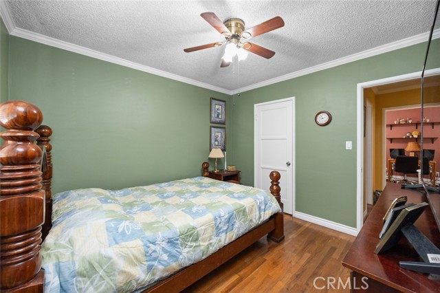 Room 1 with closet