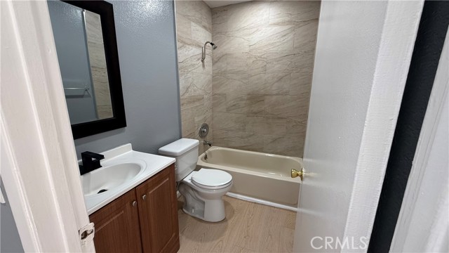 Detail Gallery Image 5 of 13 For 9054 Willis Ave #21 #21,  Panorama City,  CA 91402 - 2 Beds | 2 Baths