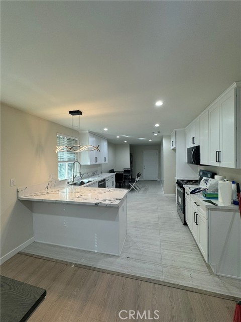 Detail Gallery Image 4 of 25 For 7711 Forsythe St, Tujunga,  CA 91042 - 4 Beds | 3 Baths