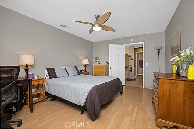 1040 Central Avenue, Riverside CA: https://media.crmls.org/medias/5ab6a43b-23c5-49ae-89aa-68c252f63904.jpg