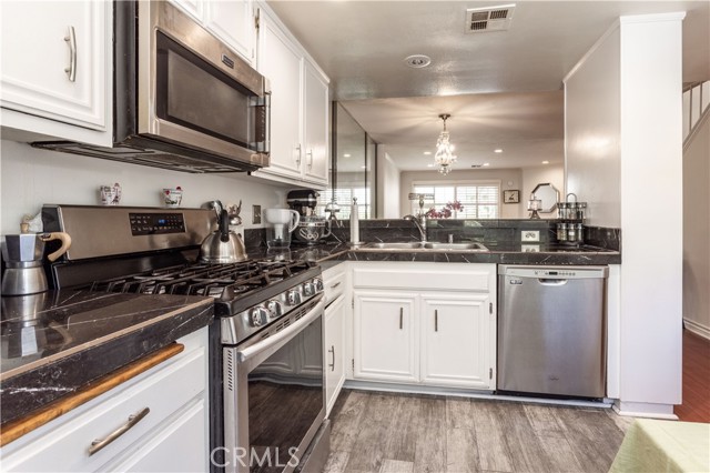 Detail Gallery Image 7 of 36 For 5538 Las Virgenes Rd #142,  Calabasas,  CA 91302 - 2 Beds | 2/1 Baths