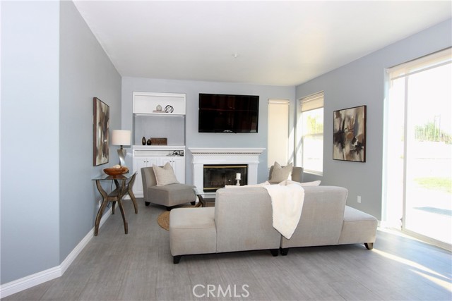 Detail Gallery Image 8 of 13 For 5928 Vista De La Luz, Woodland Hills,  CA 91367 - 5 Beds | 5 Baths