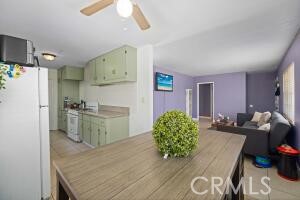 Detail Gallery Image 8 of 22 For 38514 Frontier Ave, Palmdale,  CA 93550 - 3 Beds | 1/1 Baths
