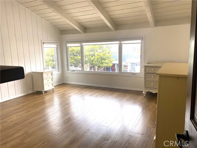 Detail Gallery Image 6 of 11 For 120 Diamond Ave, Newport Beach,  CA 92662 - 4 Beds | 3 Baths