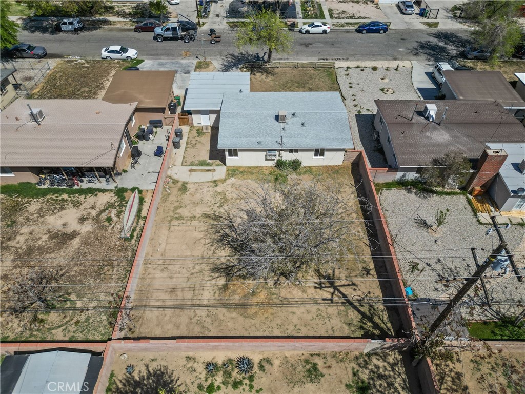 https://media.crmls.org/medias/5ab85643-ec6b-41a1-82dd-8f166bf05e53.jpg?preset=X-Large