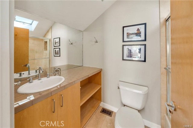 Detail Gallery Image 18 of 22 For 505 .5 Poinsettia Ave, Corona Del Mar,  CA 92625 - 2 Beds | 2/1 Baths