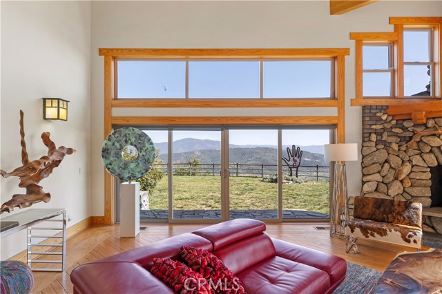 Detail Gallery Image 15 of 72 For 25501 Deertrail Dr, Tehachapi,  CA 93561 - 7 Beds | 4/1 Baths