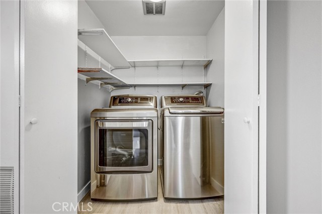 Detail Gallery Image 12 of 31 For 25402 via Jardin, Valencia,  CA 91355 - 4 Beds | 2 Baths