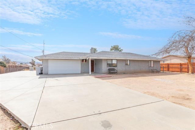 17733 Fresno Street, Hesperia CA: https://media.crmls.org/medias/5ab9b945-a856-4b6f-8383-cd2b66089634.jpg