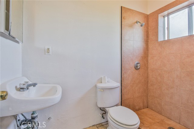 Detail Gallery Image 34 of 49 For 1709 E Luray, Long Beach,  CA 90807 - 5 Beds | 5 Baths