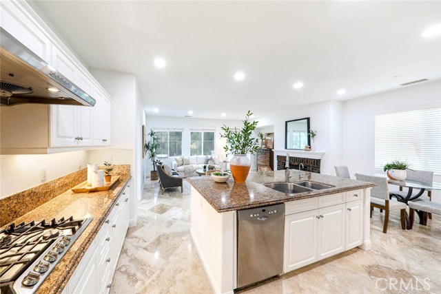 22 Via Paquete, San Clemente CA: https://media.crmls.org/medias/5abb154b-9914-4265-af3e-ed8fb4fe7acb.jpg