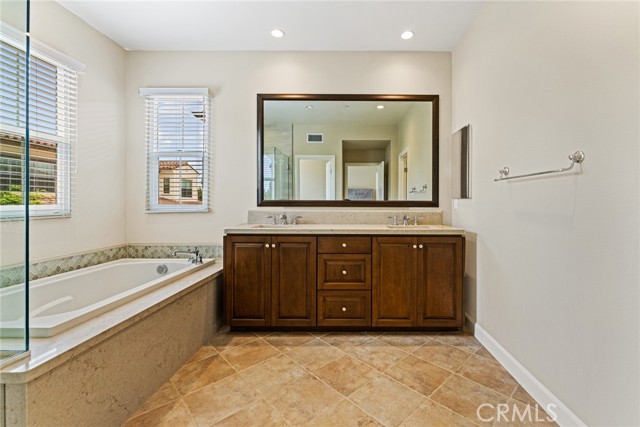 Detail Gallery Image 13 of 35 For 126 Baja, Irvine,  CA 92620 - 4 Beds | 4 Baths