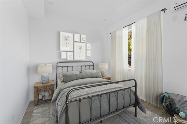 Detail Gallery Image 4 of 18 For 8512 Wilbur Ave, Northridge,  CA 91324 - 4 Beds | 2 Baths