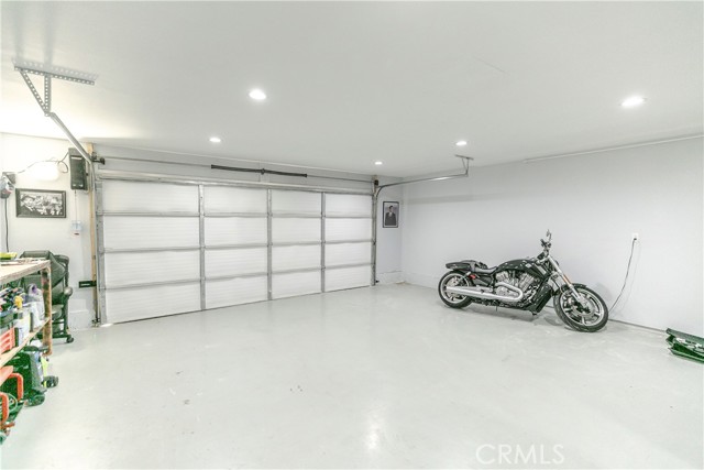 10670 Deering Avenue, Chatsworth CA: https://media.crmls.org/medias/5abbfa2c-50c9-4b2b-be42-fdf9b592ed40.jpg