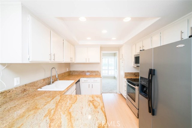 39 Lakeshore, Irvine CA: https://media.crmls.org/medias/5abd4694-33fb-494f-8ea3-7e94b0cc5b7c.jpg