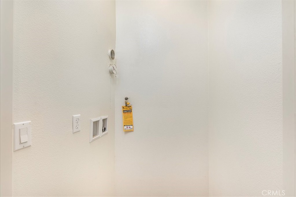 https://media.crmls.org/medias/5abda32e-5646-44a7-b4d3-b576b95852c7.jpg?preset=X-Large