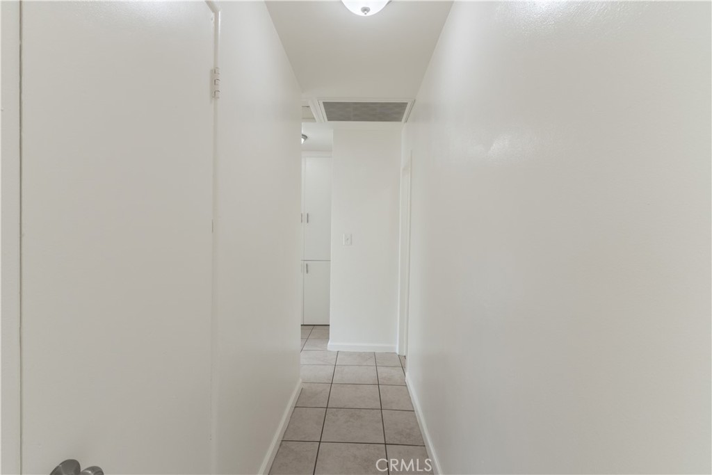 https://media.crmls.org/medias/5abdda78-0822-40cf-a6a1-6f0ca79d33ea.jpg?preset=X-Large