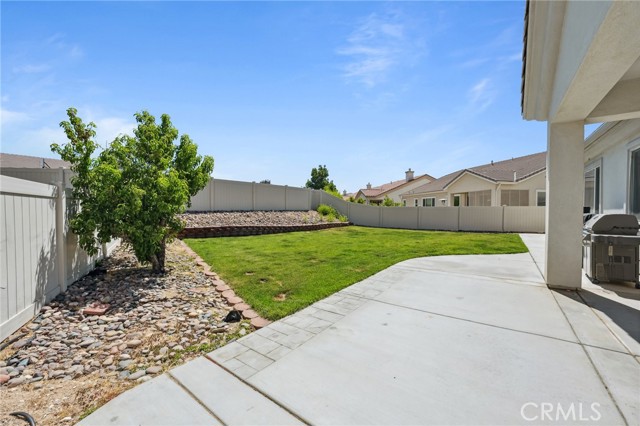 10237 Cotoneaster Street, Apple Valley CA: https://media.crmls.org/medias/5abdf155-0c20-4344-b8a3-501aa062afe9.jpg