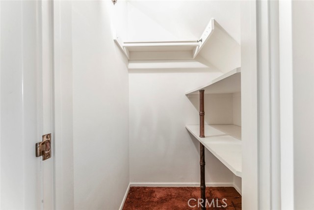 1558 Hillcrest Avenue, Glendale CA: https://media.crmls.org/medias/5abdf6eb-cd12-49cf-aaab-26bf8bd0e5bf.jpg