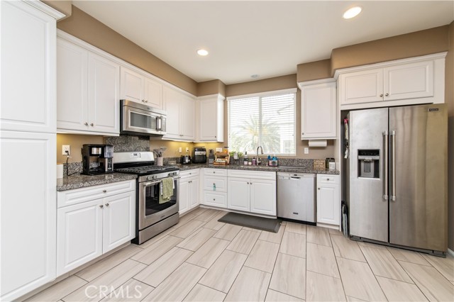 Detail Gallery Image 8 of 29 For 12440 Constellation St, Corona,  CA 91752 - 2 Beds | 2/1 Baths