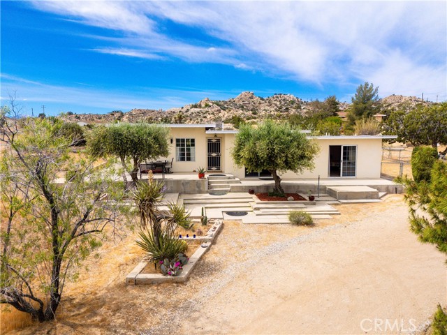 Detail Gallery Image 8 of 62 For 56833 Oakwood, Yucca Valley,  CA 92284 - 2 Beds | 2/1 Baths
