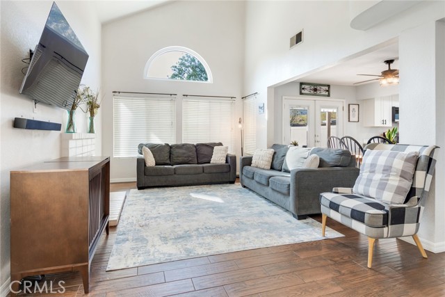 Detail Gallery Image 4 of 34 For 12840 Mayflower Ct, Riverside,  CA 92503 - 3 Beds | 2/1 Baths