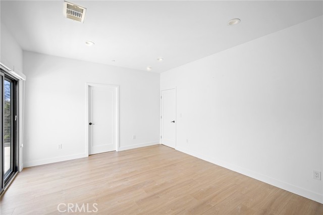 5826 Craner Avenue, North Hollywood CA: https://media.crmls.org/medias/5ac0138f-09d7-45d4-9e33-20e3136777eb.jpg