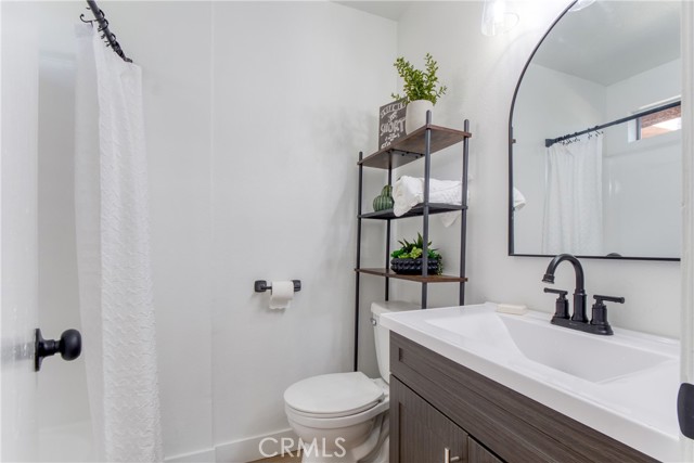 Detail Gallery Image 11 of 40 For 460 Golden Ave #211,  Long Beach,  CA 90802 - 1 Beds | 1 Baths