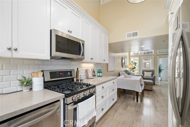 1185 E Foothill Boulevard, San Luis Obispo CA: https://media.crmls.org/medias/5ac0a586-ef04-4c98-9af7-e19aaa1b1702.jpg