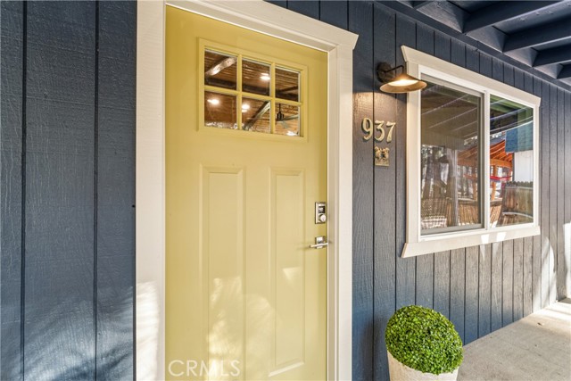 Detail Gallery Image 3 of 27 For 937 E Fairway, Big Bear City,  CA 92314 - 2 Beds | 1 Baths