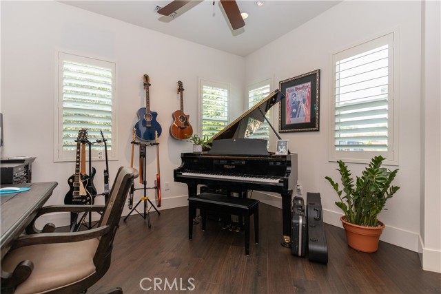 29919 Hidden Creek Drive, San Juan Capistrano CA: https://media.crmls.org/medias/5ac14c63-9d18-4aec-9bc8-414ddb6db133.jpg