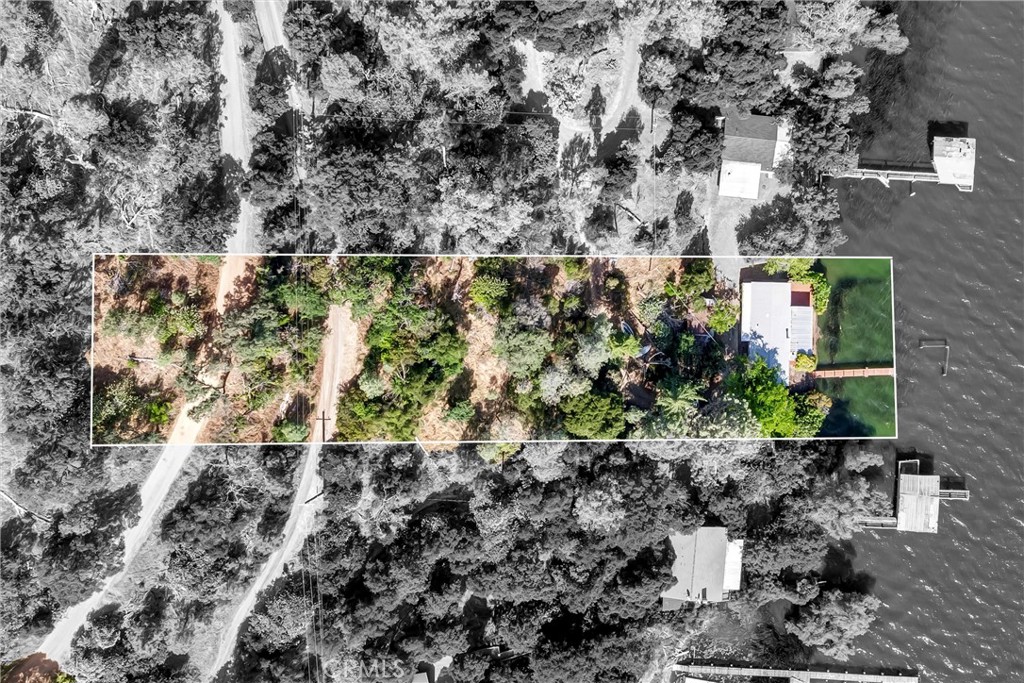 https://media.crmls.org/medias/5ac16126-4843-43d7-82f4-541e75292206.jpg?preset=X-Large