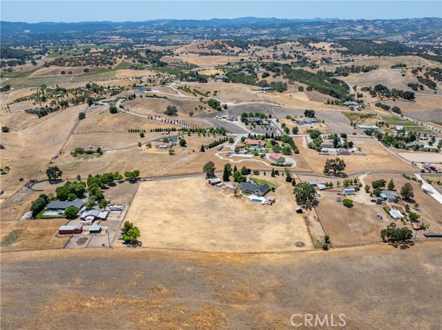 26 Deer View Lane, Templeton CA: https://media.crmls.org/medias/5ac1cfc6-2239-4935-9ed7-85bbb2074784.jpg