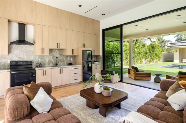 Detail Gallery Image 57 of 72 For 11826 Kling St, Valley Village,  CA 91607 - 6 Beds | 5/1 Baths