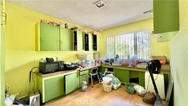 Detail Gallery Image 14 of 14 For 10326 Mary Bell Ave, Sunland,  CA 91040 - 4 Beds | 2 Baths