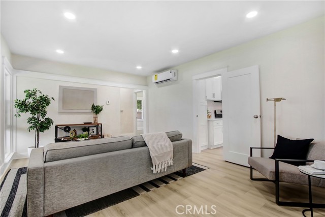 293 E Congress Street, Colton CA: https://media.crmls.org/medias/5ac31fd0-3b5c-4e77-99c9-a15d1c5efbe4.jpg