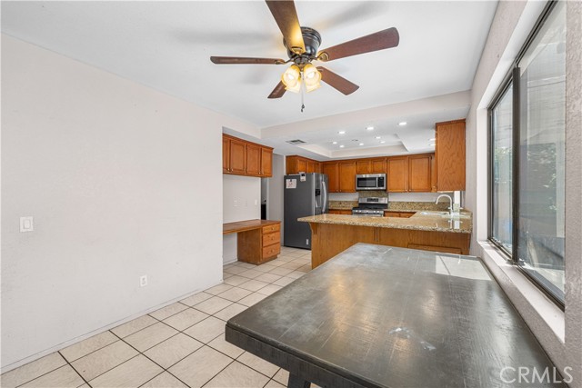 3046 W Avenue J4, Lancaster CA: https://media.crmls.org/medias/5ac32cbc-e2a2-4950-b119-114abecbd0b4.jpg