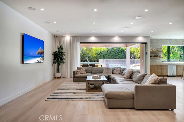 Detail Gallery Image 12 of 72 For 5355 Aldea Ave, Encino,  CA 91316 - 5 Beds | 5/1 Baths