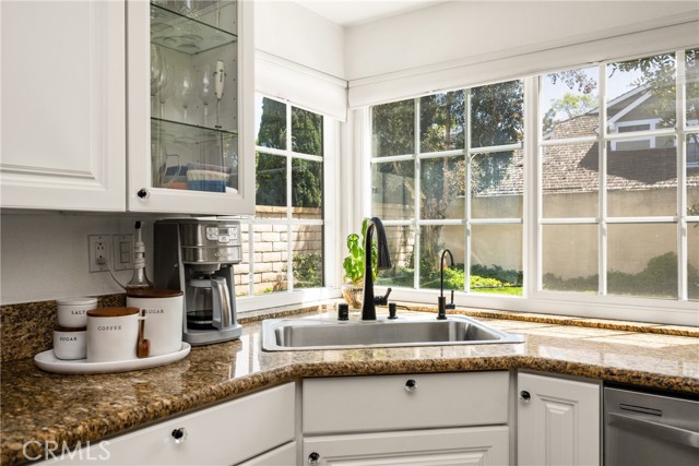 9 New Mdws, Irvine CA: https://media.crmls.org/medias/5ac44bbd-311d-4785-86f6-808931611ba2.jpg