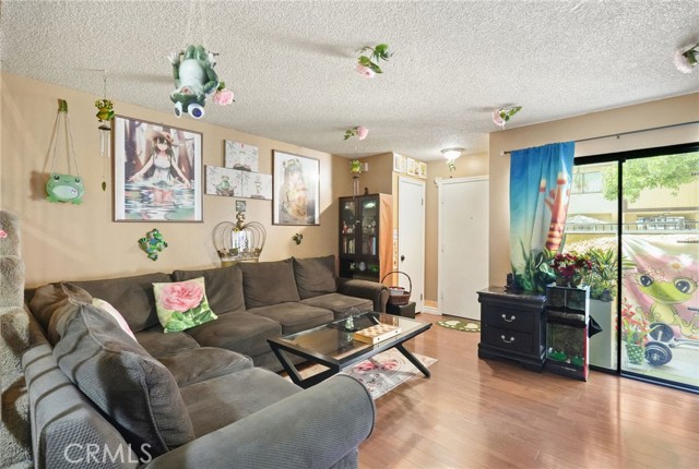 Detail Gallery Image 10 of 38 For 13540 Hubbard St #21,  Sylmar,  CA 91342 - 2 Beds | 1/1 Baths