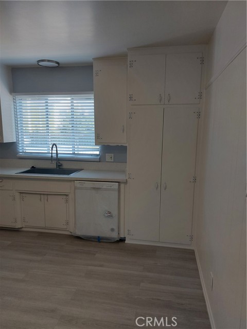 Detail Gallery Image 17 of 24 For 1891 Buckingham Rd #1,  Los Angeles,  CA 90019 - 3 Beds | 2 Baths