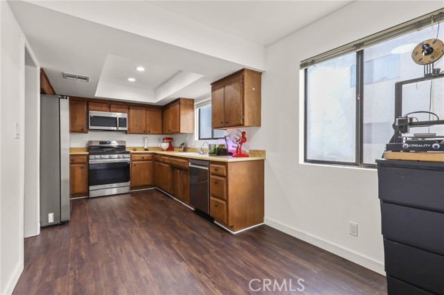 Detail Gallery Image 9 of 38 For 13243 Vanowen #2,  North Hollywood,  CA 91605 - 2 Beds | 3 Baths