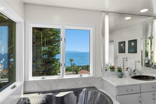 3550 Coolheights Drive, Rancho Palos Verdes CA: https://media.crmls.org/medias/5ac6f2b6-722f-48be-862d-b6a226b0a8bc.jpg