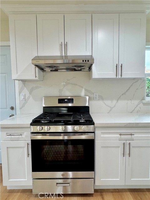 Detail Gallery Image 9 of 21 For 924 W Colorado Bld, Monrovia,  CA 91016 - 4 Beds | 3 Baths